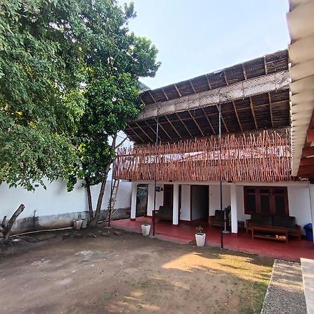 One More Day Hostel Weligama Εξωτερικό φωτογραφία