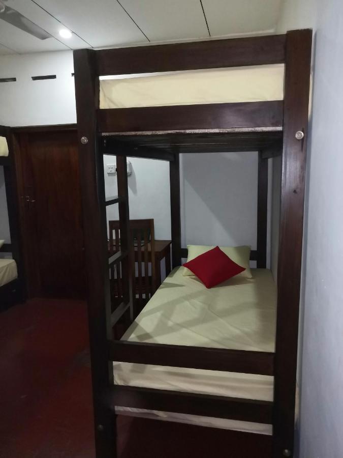 One More Day Hostel Weligama Εξωτερικό φωτογραφία